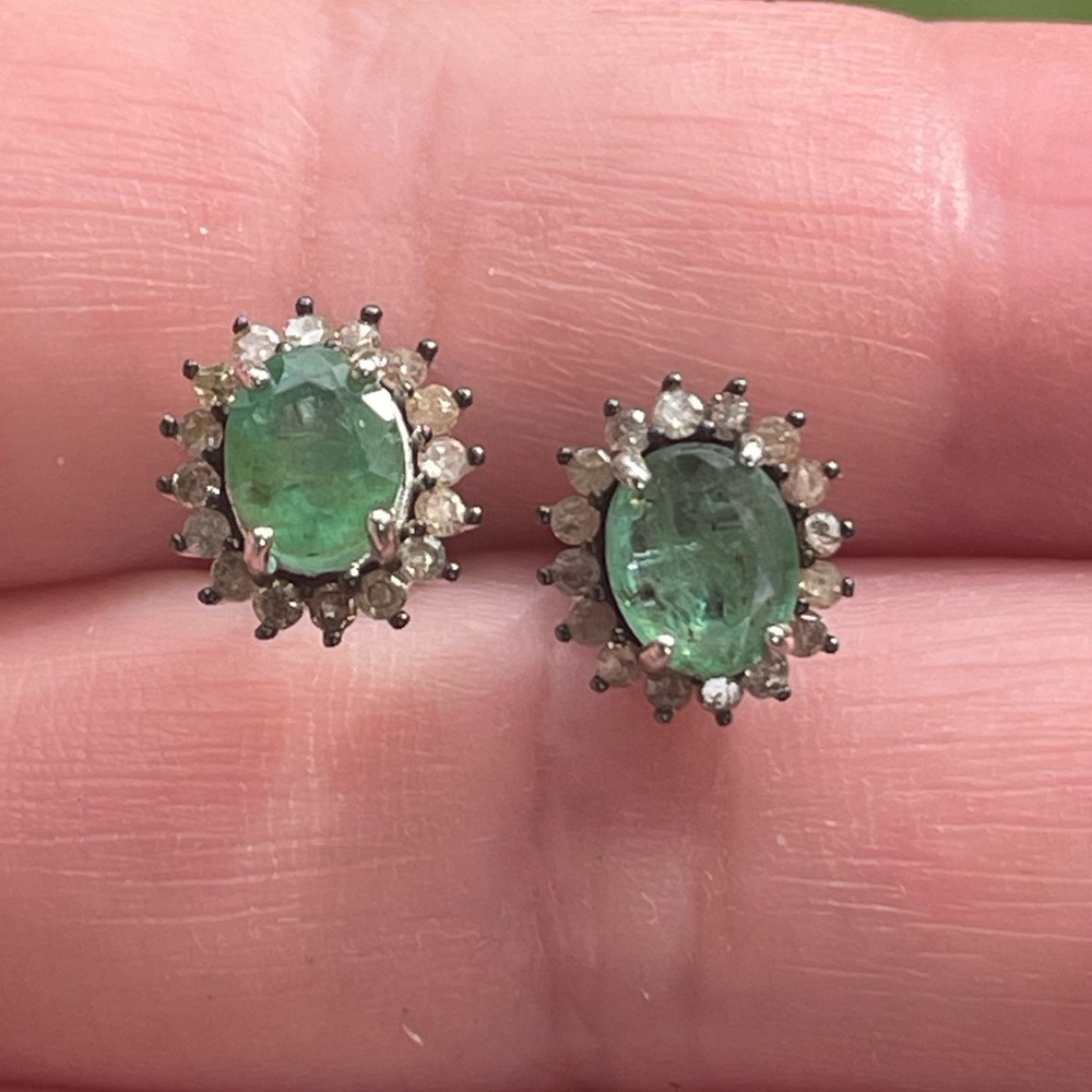 NWT Natural Zambian Emerald Stud Earrings & Natural Diamond in 925 Silver - Picture 3 of 8